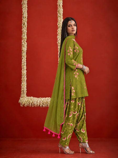 Stylum Women's Green Floral Printed Cotton Straight Short Kurti Farshi Salwar With Dupatta Set (KSDGREENANDHERI)