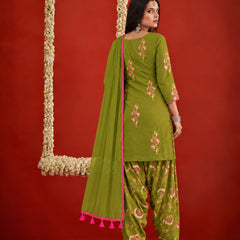 Stylum Women's Green Floral Printed Cotton Straight Short Kurti Farshi Salwar With Dupatta Set (KSDGREENANDHERI)