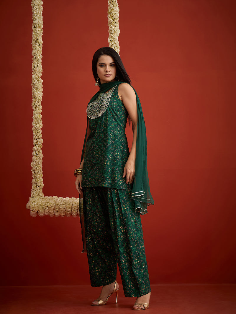 Stylum Women's Green Bandhej Printed & Embroidered Rayon Straight Short Kurti Farshi Salwar Dupatta Set (KSDGREENNYCIL)