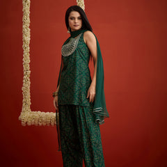 Stylum Women's Green Bandhej Printed & Embroidered Rayon Straight Short Kurti Farshi Salwar Dupatta Set (KSDGREENNYCIL)