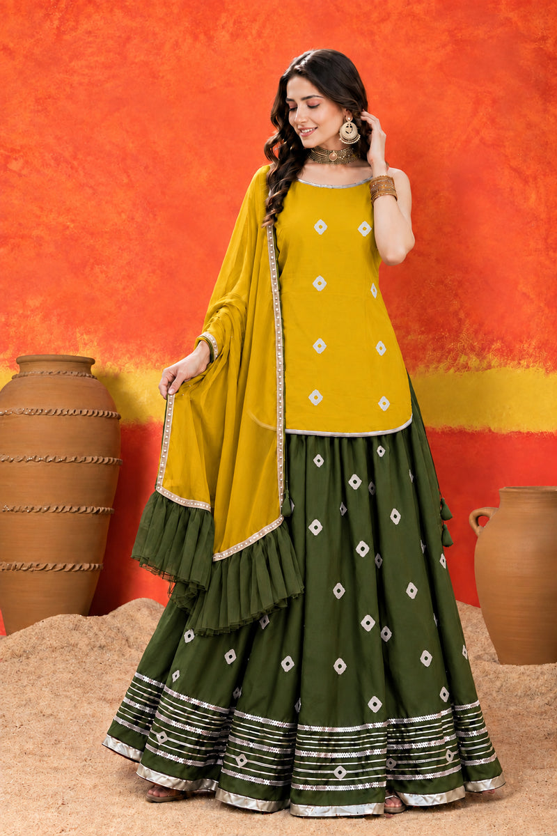 Stylum Women's Mustard Bandhani Printed Rayon Straight Short Kurti Skirt Dupatta Set (KSDMUSTAAINA)