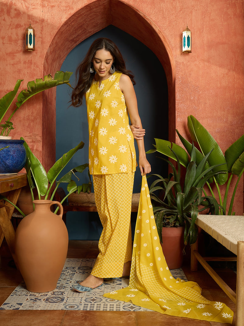 Stylum Women's Yellow Floral Printed Pure Cotton Straight Kurti Farshi Salwar With Dupatta (KSDYELLOWMAGPIE)