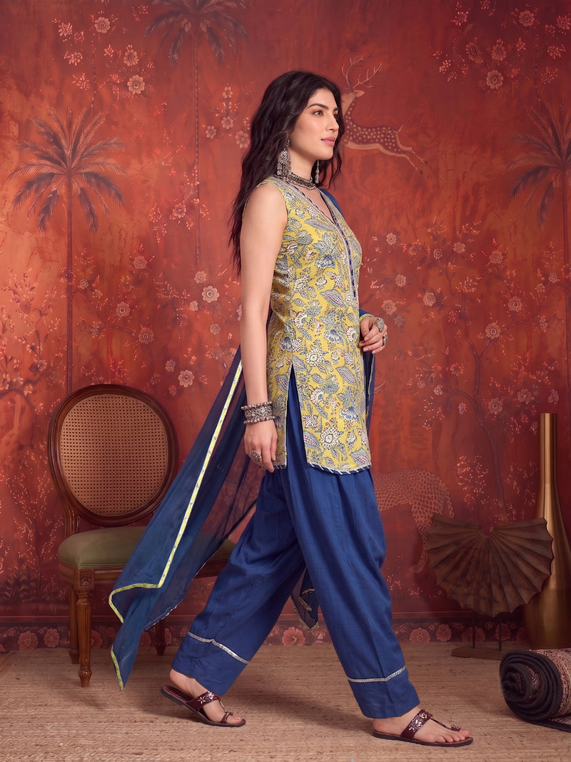 Stylum Women's Yellow Floral Printed Cotton Straight Short Kurti Farshi Salwar Dupatta Set (KSDYELLOWTARA)