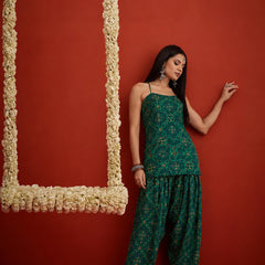 Stylum Women's Green Bandhej Printed Reyon Straight Short Kurti With Farshi Salwar (KSGREENKABIRA)