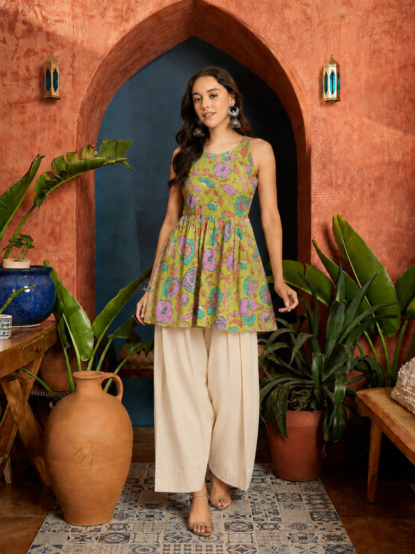 Stylum Women's Green Floral Printed Cotton A-Line Short Kurti With Farshi Salwar (KSGRRENGERI)