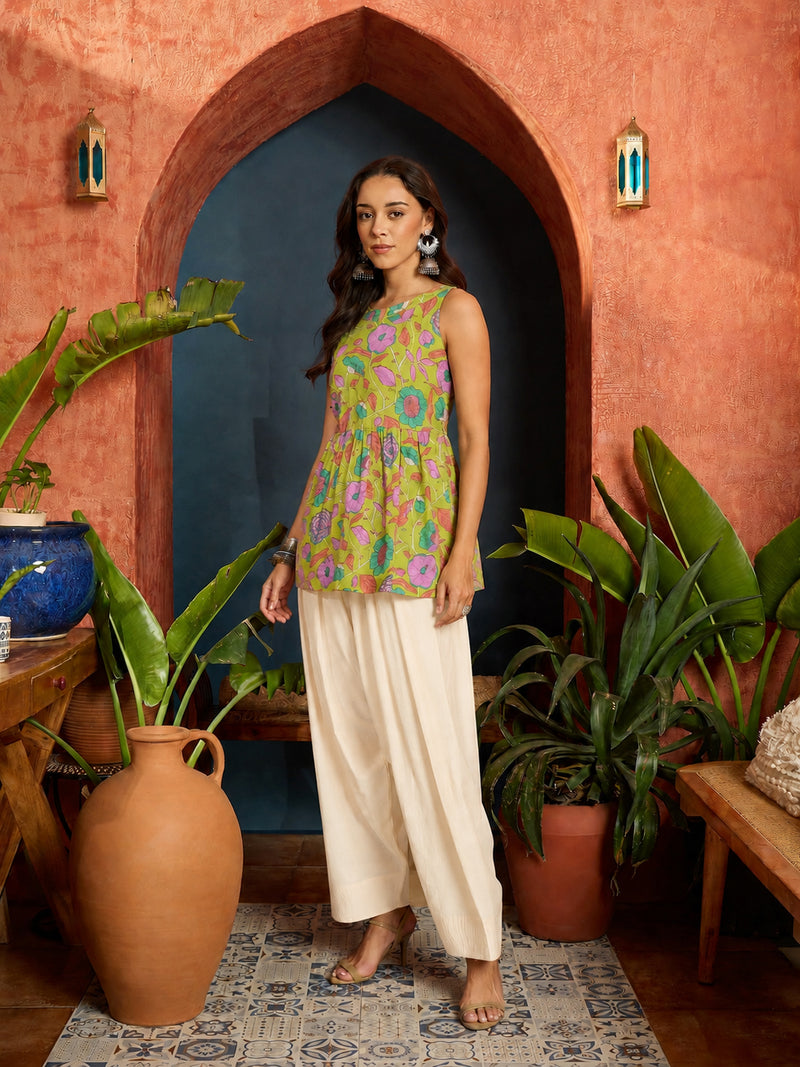 Stylum Women's Green Floral Printed Cotton A-Line Short Kurti With Farshi Salwar (KSGRRENGERI)