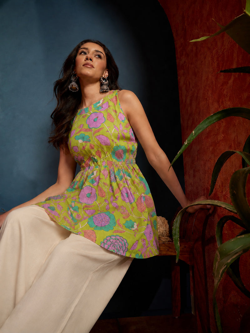 Stylum Women's Green Floral Printed Cotton A-Line Short Kurti With Farshi Salwar (KSGRRENGERI)