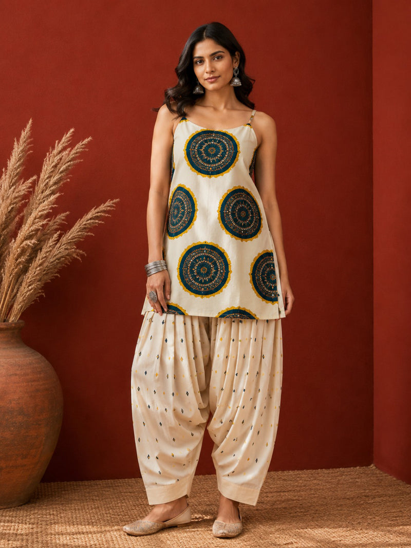 Stylum Women's Teal Bandhej Printed Pure Cotton Staright Short Kurti With Farshi Salwar (KSTEALTROLLY)