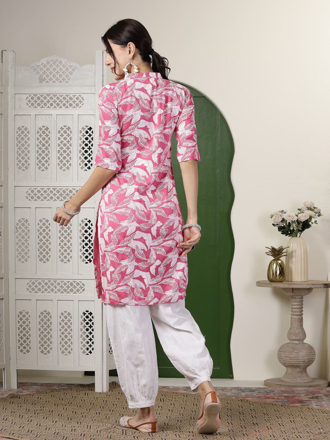 Stylum Women's Paisley Printed Rayon Straight Kurta (PINKPARLE)