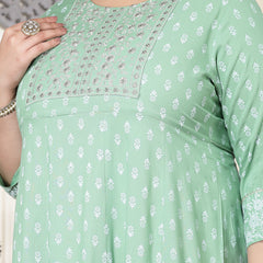 Plus Size Women's Green Printed & Embroidered Rayon Anarkali Kurta (PISTADIONPLUS)
