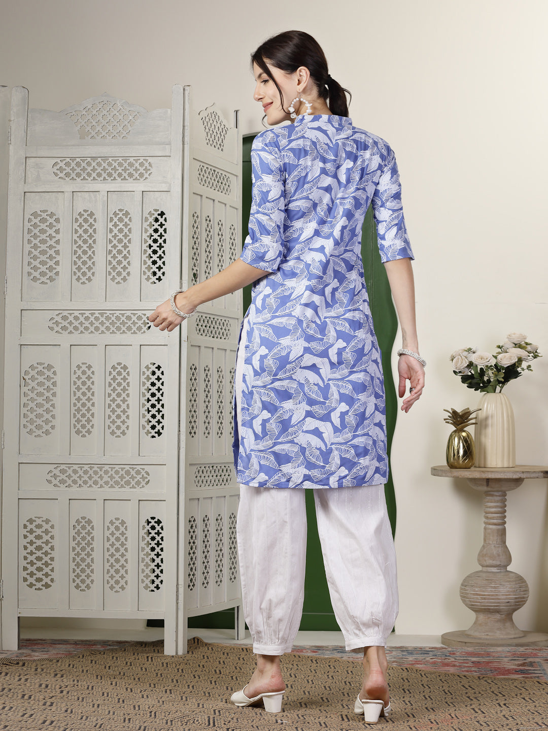 Stylum Women's Paisley Printed Rayon Straight Kurta (SKYPARLE)