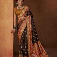 Stylum Women's Ikat Printed Zari Border Silk Saree (SRAROMAABROWN)