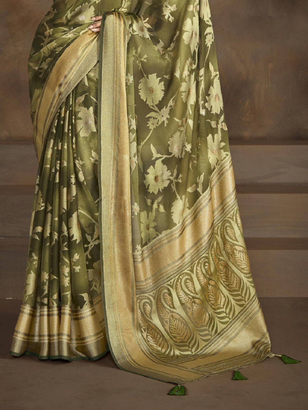 Stylum Women's Mehandi Green Floral Print Moss Brasso Saree (SRSHAGUNMEHANDI)