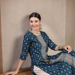 Stylum Women's Teal Solid Embroidered Rayon Straight Kurta (TEALKIMCHI)