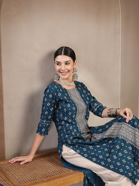 Stylum Women's Teal Solid Embroidered Rayon Straight Kurta (TEALKIMCHI)