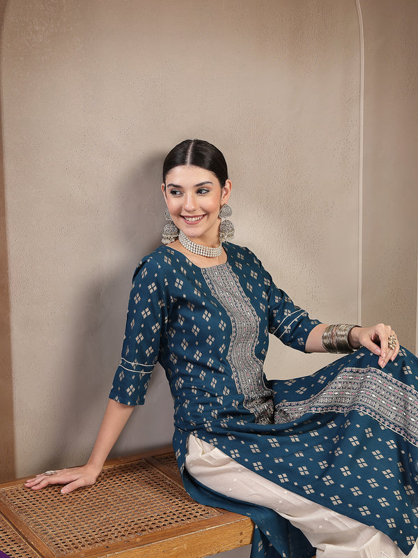 Stylum Women's Teal Solid Embroidered Rayon Straight Kurta (TEALKIMCHI)