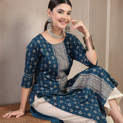 Stylum Women's Teal Solid Embroidered Rayon Straight Kurta (TEALKIMCHI)