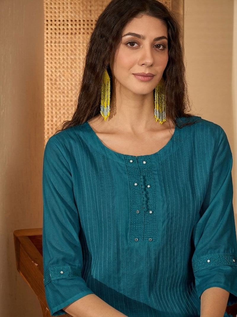 Stylum Women's Teal Solid Rayon Straight Kurta (TEALUDUPI)