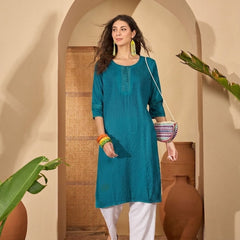 Stylum Women's Teal Solid Rayon Straight Kurta (TEALUDUPI)