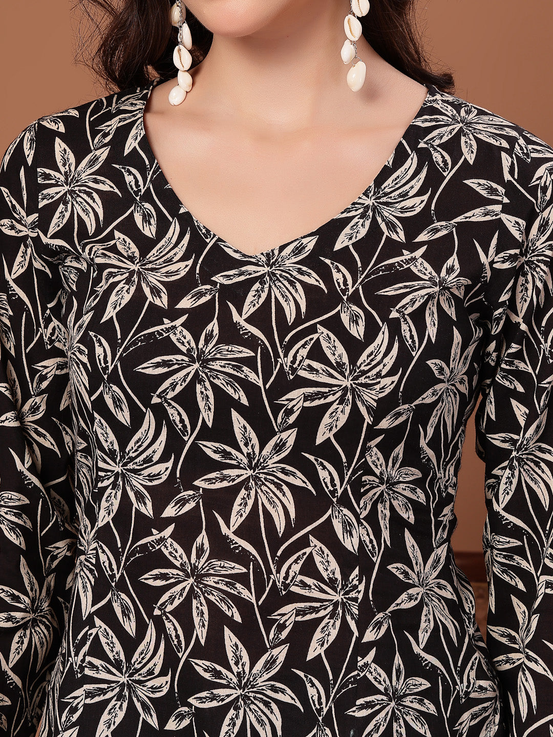 Women's Black Floral Printed Cotton Straight Top (TOPBLACKSCAR)