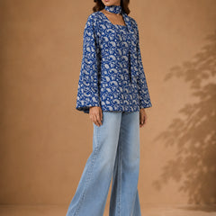 Stylum Women's Blue Paisley Printed Cotton Straight Top (TOPBLUETRUNK)
