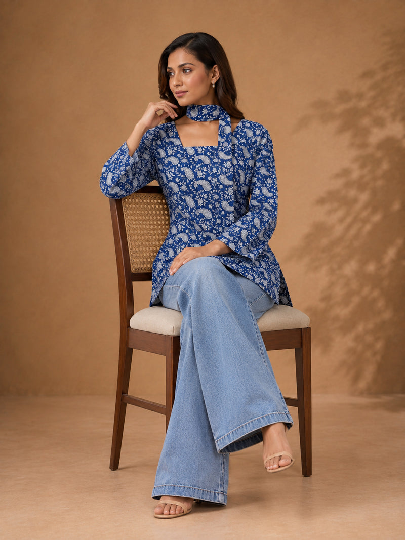 Stylum Women's Blue Paisley Printed Cotton Straight Top (TOPBLUETRUNK)