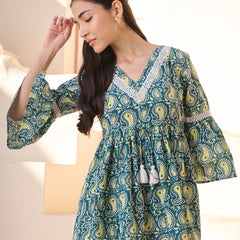 Stylum Women's Green Paisley Printed Cotton Empire Top (TOPGREENAPRIL)