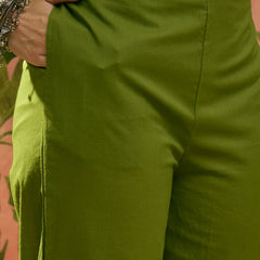 Stylum Women's Green Bandhej Printed Cotton Straight Kurta Pant Dupatta Set (KPDGREENBAZZI)