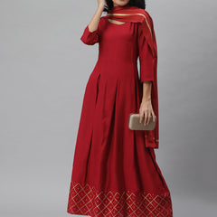 Stylum Women's Gold Print Rayon Flared Kurta Dupatta Set (Maroontrianglekdset)