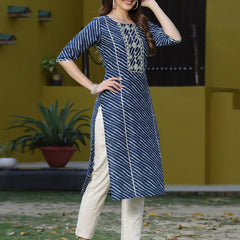 Stylum Women's Lehariya Printed Cotton Straight Kurta (TULUBLUE)