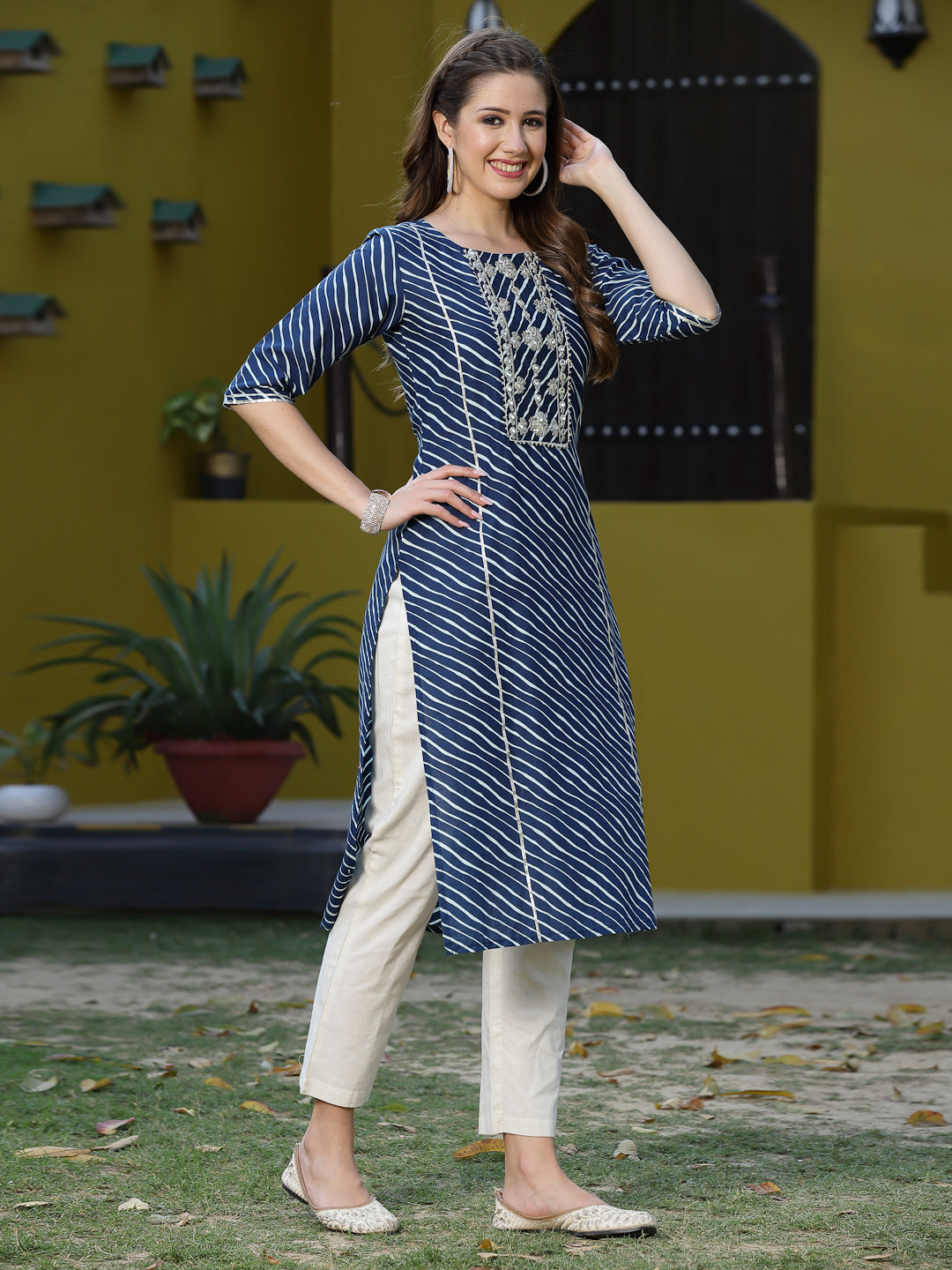 Stylum Women's Lehariya Printed Cotton Straight Kurta (TULUBLUE)