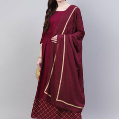 Stylum Women's Gold Print Rayon Flared Kurta Dupatta Set (Winetrianglekdset)